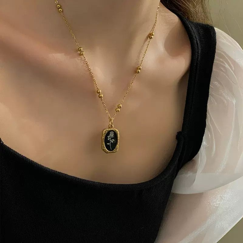 Vòng cổ Thép Titan Nhẹ Phong Cách Pháp Sang Trọng Cho Nữ 2023