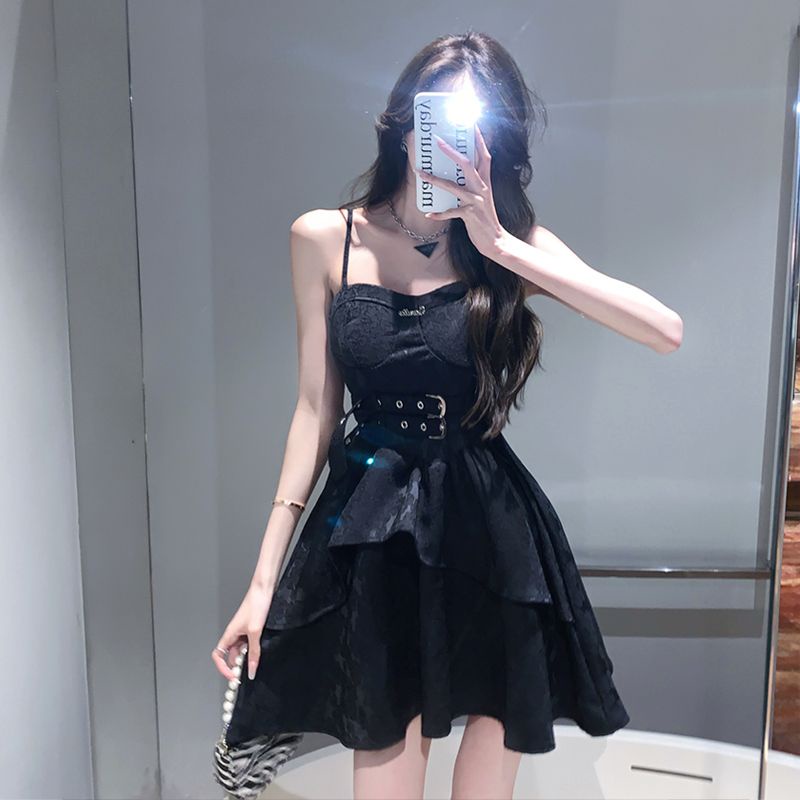 Đầm Hai Dây Màu Đen Thiết Kế Mỏng Xinh Xắn Thời Trang