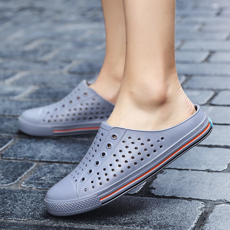 Hàng Có Sẵn Giao Hàng Nhanh Chóng Miễn Phí Vận Chuyển Hàng Có Sẵn☼ Giày Sandal Mềm Đục Lỗ Thoáng Khí Không Trơn Có Kích Thước Lớn Phong Cách Mùa Hè Cho Nam Và Nữ