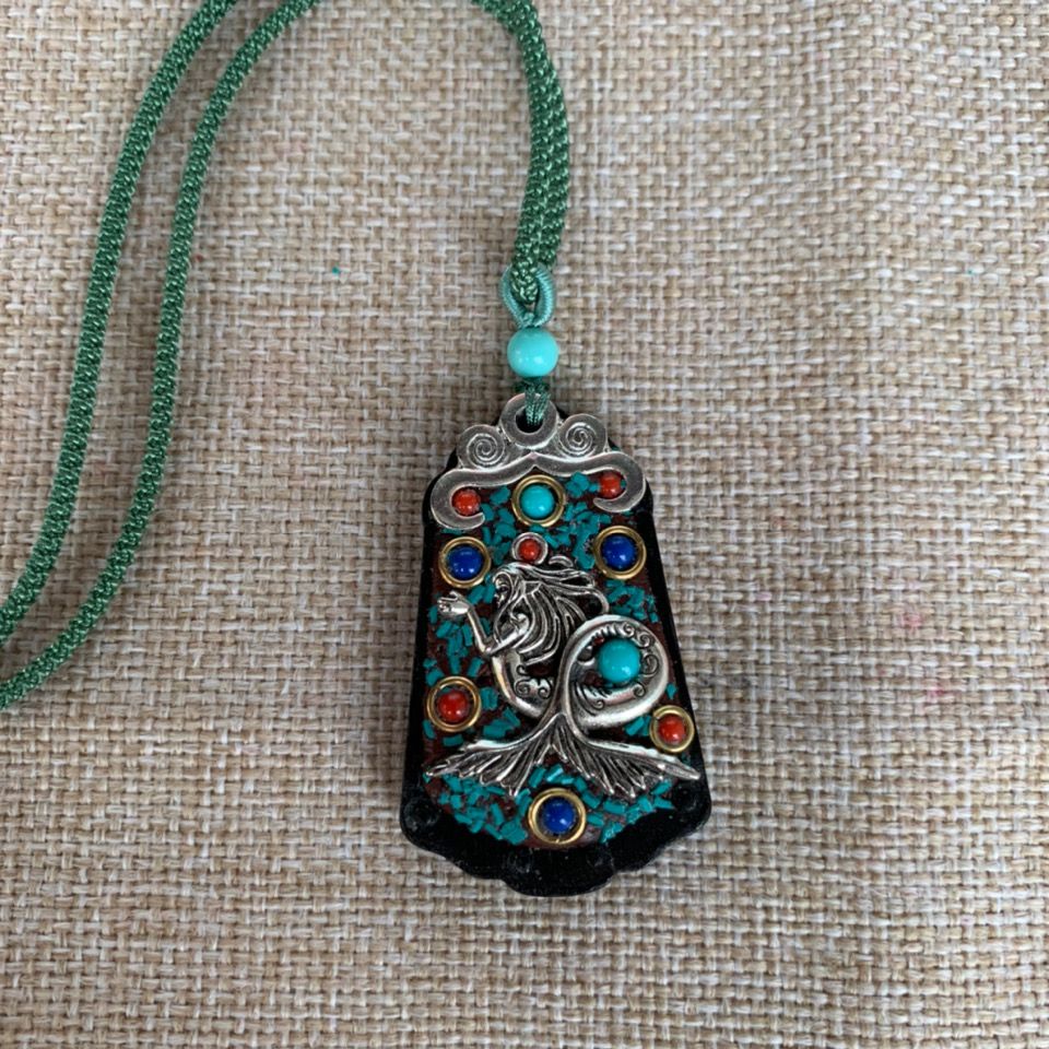 Mặt Dây Chuyền Hình Bánh Mì Tây Tạng Nepal 8.1