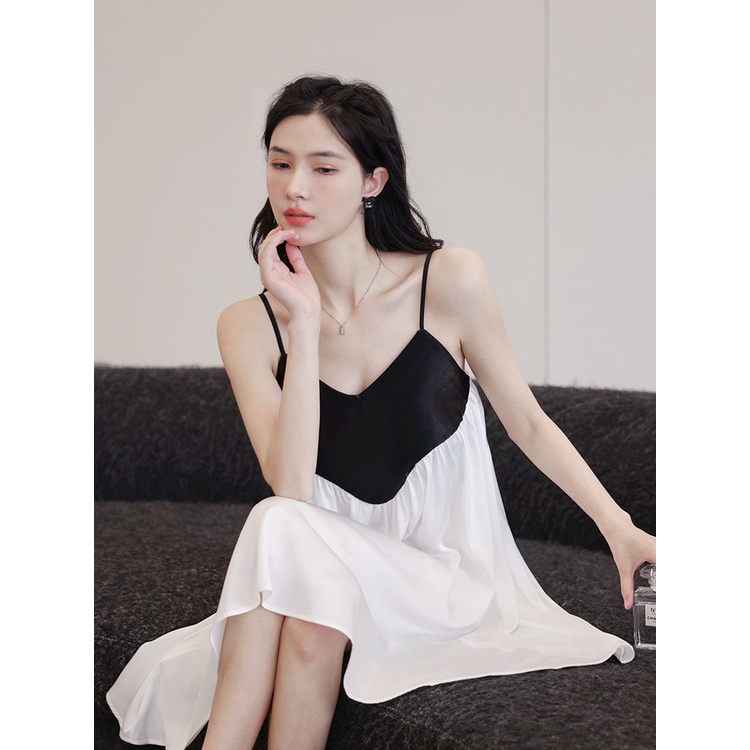 Hàng Mới Về Đầm Ngủ Dài Đến Giữa Bắp Chân Dáng Rộng Cổ Chữ V Bằng Lụa Lạnh Kích Thước Lớn Phong Cách Desire Phong Cách Mới Cho Nữ