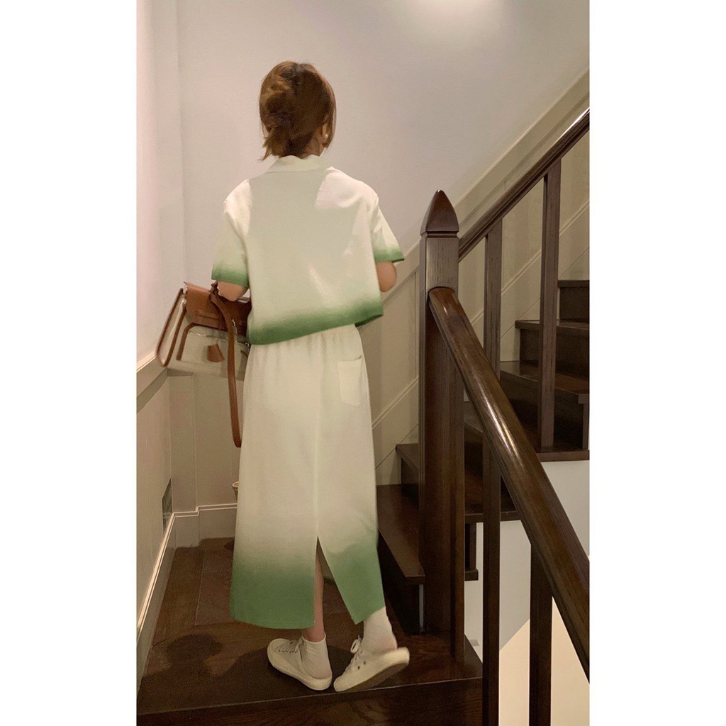 Set Áo Cổ Đứng Phối Chân Váy Lưng Cao Màu Gradient Thời Trang Xinh Xắn Cho Nữ 6.12