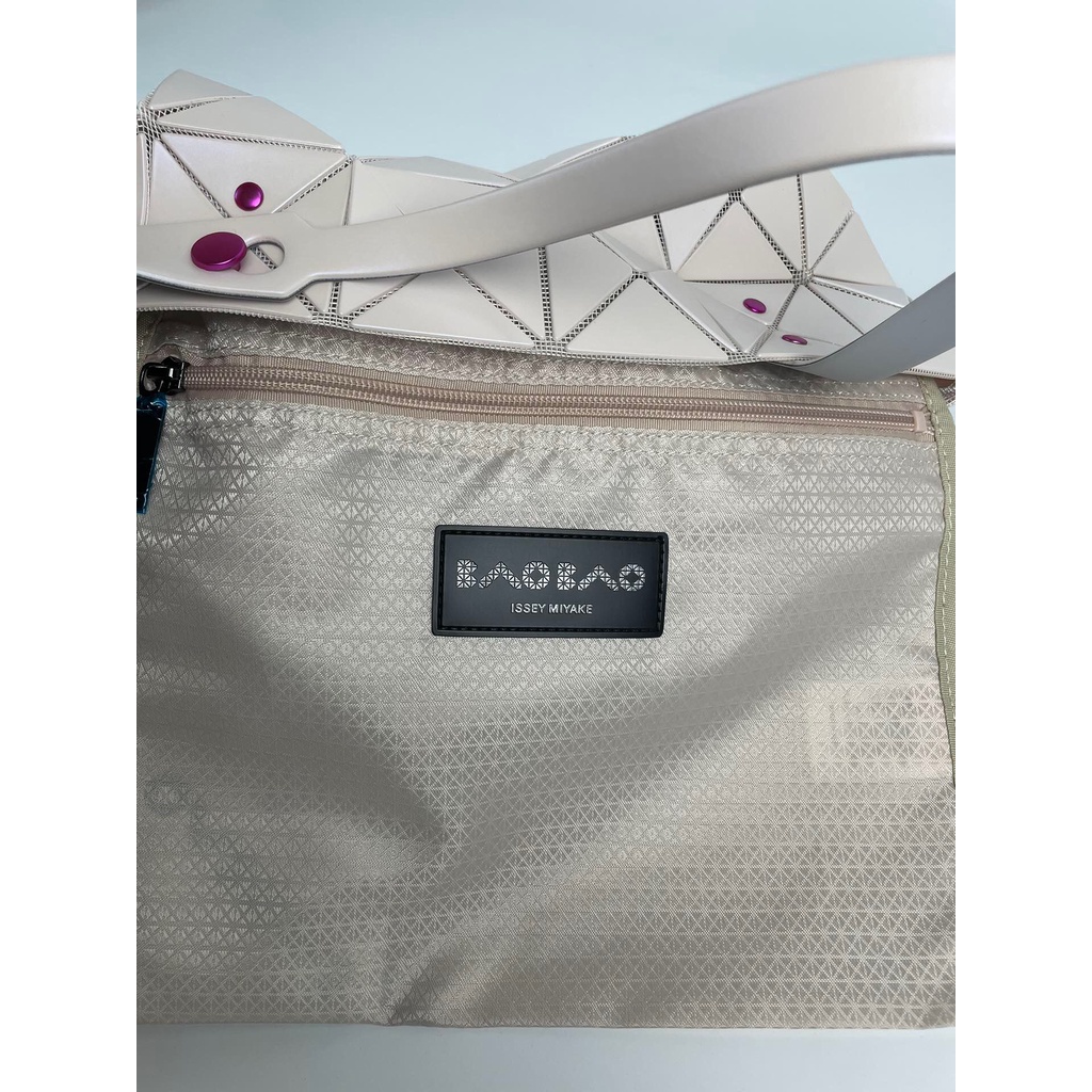 🎉PROMO🎉🍒💯 Issey Miyake Baobao  Túi Xách Đeo Vai 5 Màu  Issey Miyake 6X6 Lucent