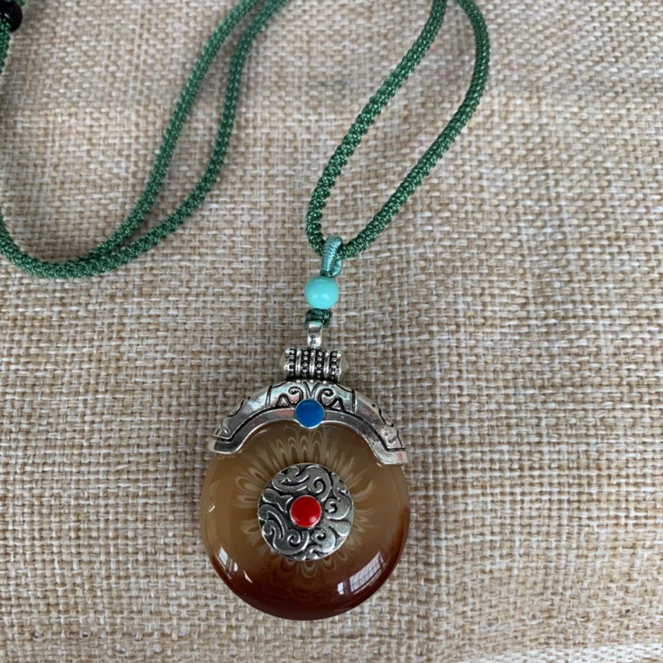 Mặt Dây Chuyền Hình Bánh Mì Tây Tạng Nepal 8.1