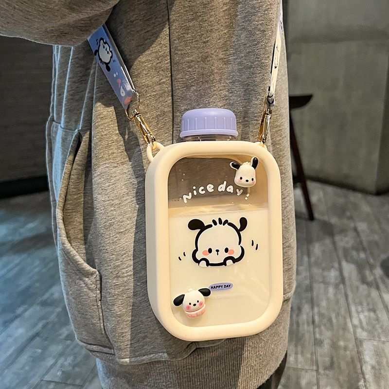 Bình Đựng Nước Bằng Nhựa Hình Vuông Dung Tích 500 / 700ML