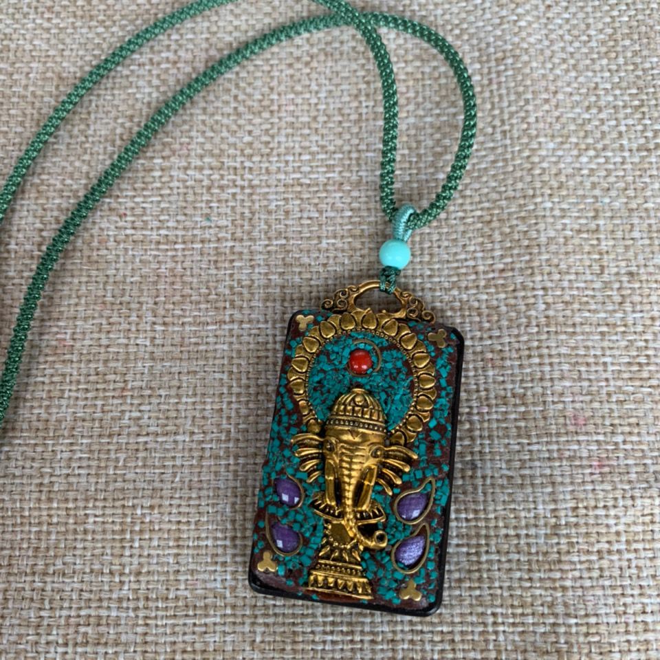 Mặt Dây Chuyền Hình Bánh Mì Tây Tạng Nepal 8.1