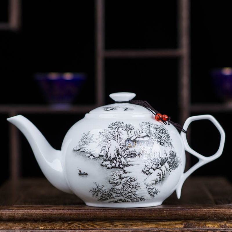 Bộ Ấm Trà Gốm Sứ Màu Trắng Xanh Cỡ Lớn 40% Phong Cách Trung Hoa