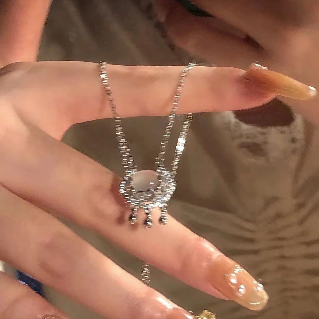 Vòng cổ Mặt Khóa Mây An Toàn Phong Cách Dân Tộc Mới Cao Cấp Đảm Bảo An Toàn Và nghi ngờ Nhẹ Nhàng niche C