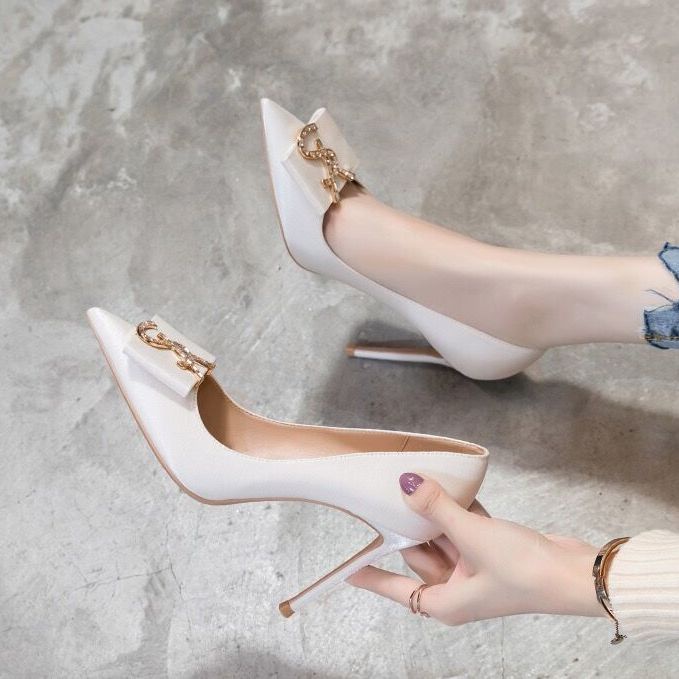 Giày Cao Gót Mũi Nhọn Màu Đen Đính Đá Sang Trọng Cho Nữ