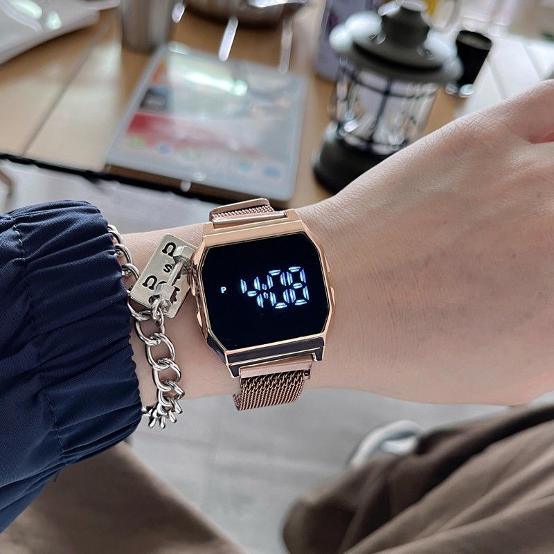 Đồng Hồ Điện Tử Nam Châm Thông Minh Đa Năng Phong Cách retro Cao Cấp Cho Nam