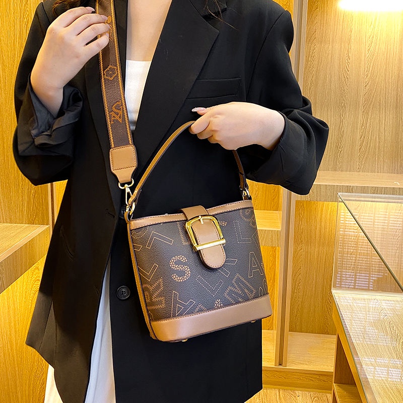 Túi Xách Đeo Chéo Thời Trang Sang Trọng Cho Nữ