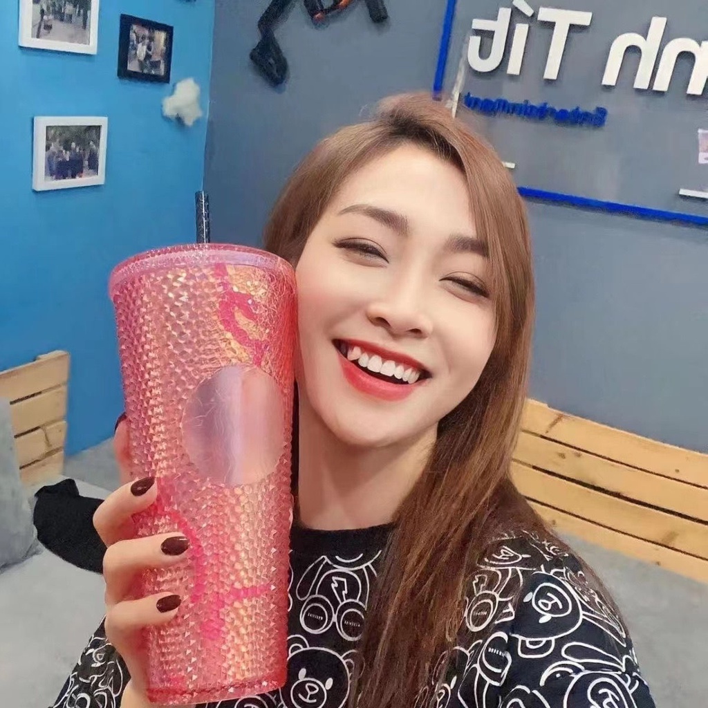 Bình Nước Dung Tích Lớn Có Ống Hút In Hình lisa blackpink Phong Cách Hàn Quốc