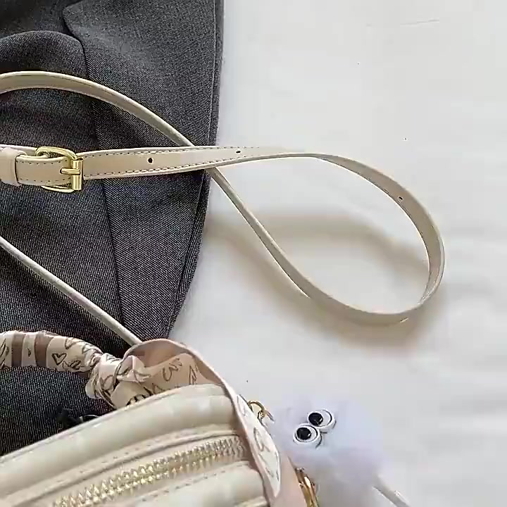 Túi cốp thời trang, túi cầm tay đeo chéo size 18cm chất dạ nhung kèm móc bông dễ thương DK048 | BigBuy360 - bigbuy360.vn