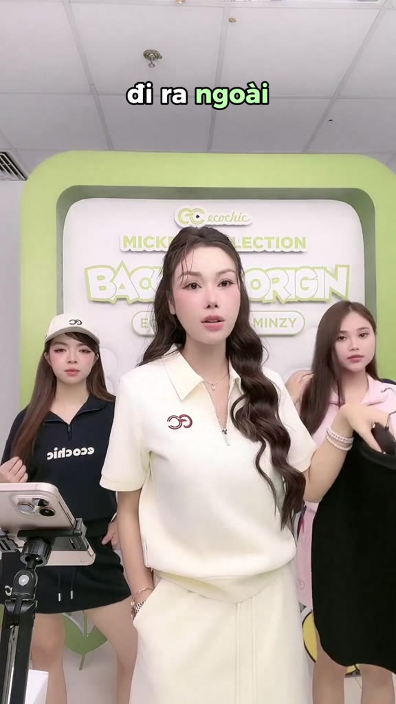 Set Bộ Váy ECOCHIC x HÒA MINZY DREAM FIT Áo Crop Polo Halfzip Phối Chân Váy Chất Liệu Cao Cấp Mềm Mịn Chính Hãng B171 | BigBuy360 - bigbuy360.vn