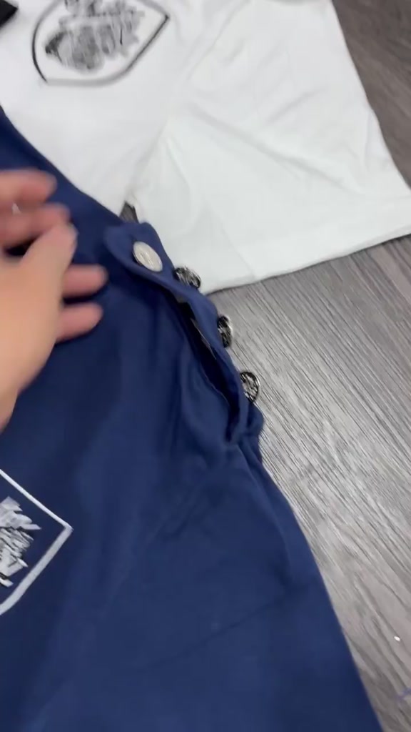 Áo Phông Nam Lờ Vê Đính Logo Vai Áo Siêu Đẹp - Áo Thun Lờ Vê Nam Nữ Chất Cotton Cao Cấp | BigBuy360 - bigbuy360.vn