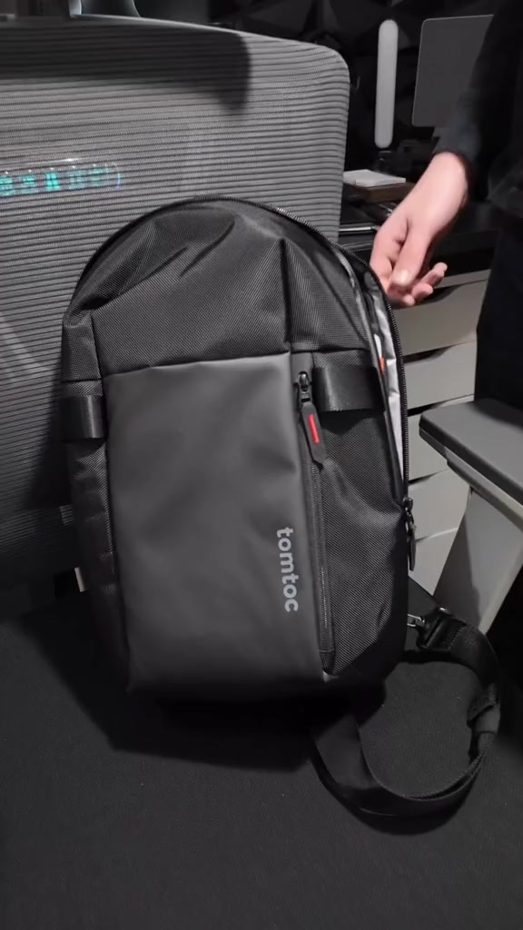 Túi đeo chéo chống sốc cho iPad/Macbook Tomtoc Crossbody Edc Sling Bag 11/13/14" chính hãng (T24) | BigBuy360 - bigbuy360.vn
