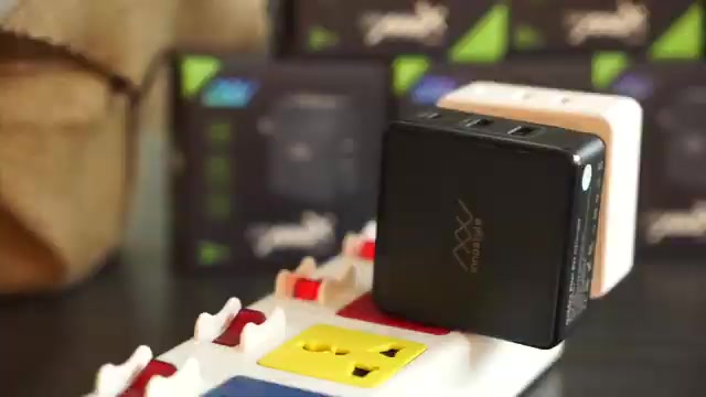 Củ sạc nhanh 73W Innostyle GoMAX Plus đa cổng cho Macbook (USB-C PD 61W + USB-A Smart AI) chính hãng | BigBuy360 - bigbuy360.vn