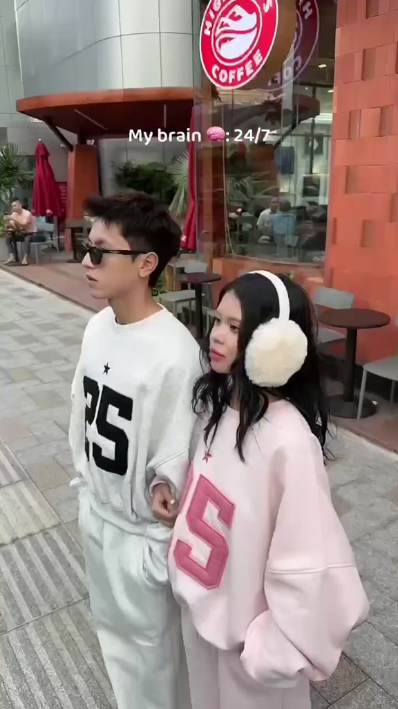 Áo sweater 25 TWENTY FIVE form rộng Boxy Top unisex nam nữ 45kg-80kg - Homies Saigon | BigBuy360 - bigbuy360.vn