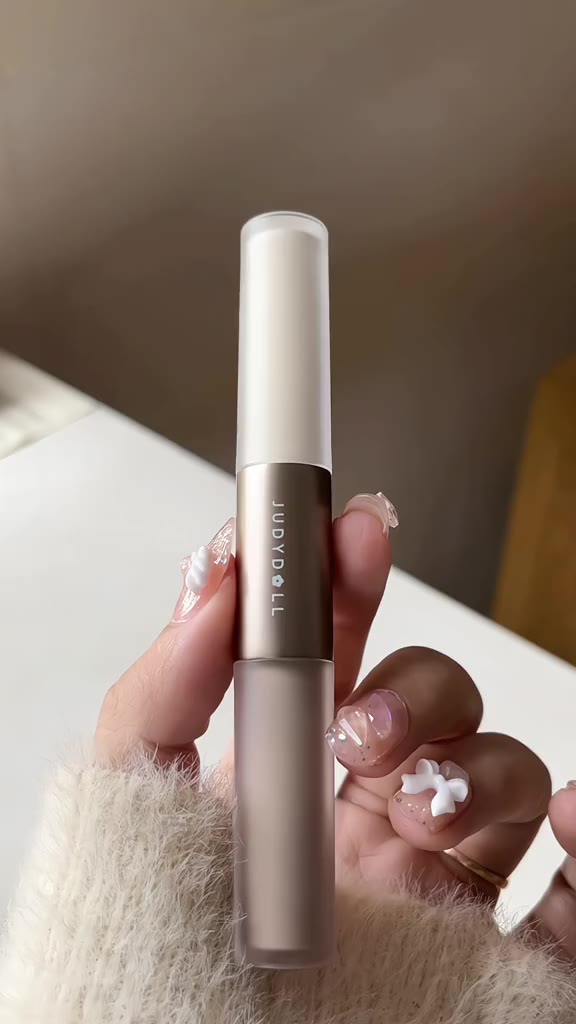 Kem Bắt Sáng & Tạo Khối 2 Đầu JUDYDOLL Liquid Highlighter & Contour Duo Lâu Trôi Dễ Tán Không vón cục Khối kem Triệt sắc 4,8g | BigBuy360 - bigbuy360.vn