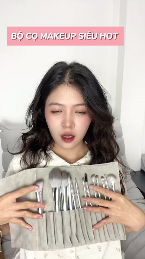 Bộ cọ trang điểm cá nhân GUVIET set 14 cây màu xám bạc có bao da (cốc) | BigBuy360 - bigbuy360.vn