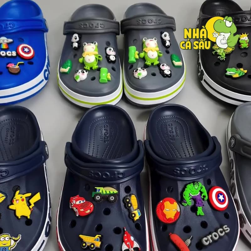 Dép sục baya unisex viền chữ nhiều màu tặng kèm jibbitz sticker, dép sục cho nam nữ nhựa đúc nguyên khối | BigBuy360 - bigbuy360.vn