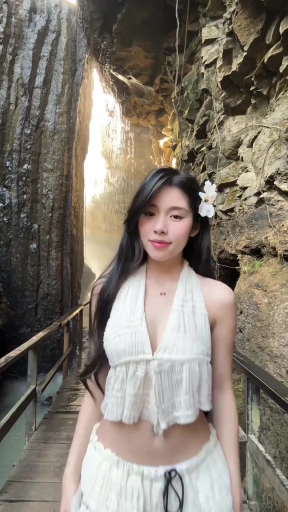 [VIDEO/SẴN] SET 2 MÓN ÁO YẾM KÈM VÁY DÀI XOÈ TẦNG ĐÍNH NƠ VIỀN REN ĐI BIỂN S37 | BigBuy360 - bigbuy360.vn