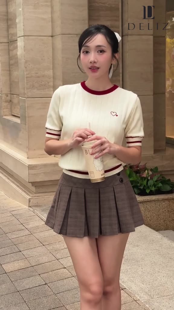 Áo len lông thỏ cộc tay mùa hè cổ tròn phối viền đỏ kẻ sọc hình thêu trái tim ALC07 thiết kế DELIZ | BigBuy360 - bigbuy360.vn