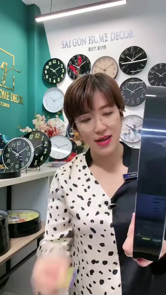 [35-30 CM] Đồng hồ treo tường tròn kim trôi mặt kính thuỷ tinh bảo hành 12 tháng nghệ thuật hiện đại | BigBuy360 - bigbuy360.vn