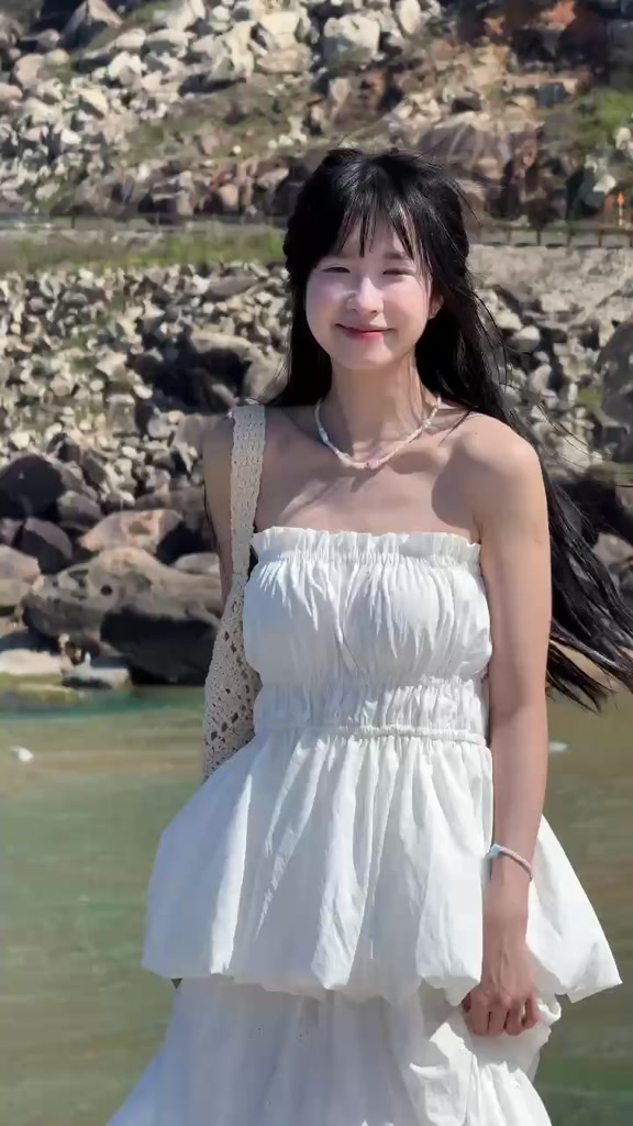 ÁO BÍ CUP NGỰC DÁNG XÒE CHẤT GIÓ SẦN ÁO QUÂY 2 LỚP CUP NGỰC DÁNG BÍ 2025 | BigBuy360 - bigbuy360.vn