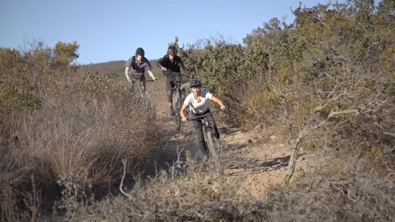 Loa JBL Flip 7 Công Suất 35W Chơi Nhạc Tới 16 Giờ Chống Nước Bụi IP68 Ghép Nối Đa Loa AuraCast | BigBuy360 - bigbuy360.vn