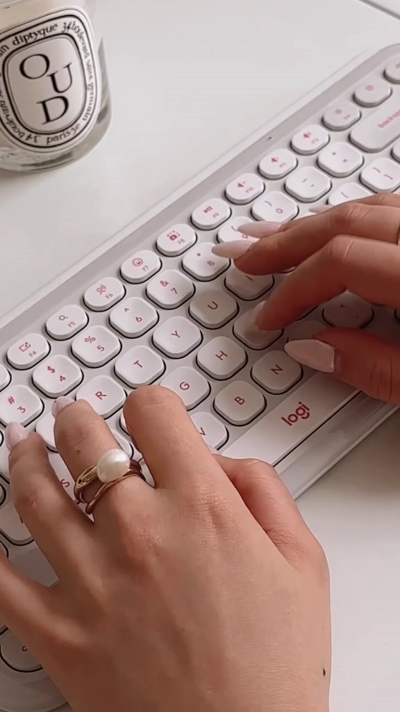 Combo Chuột & Bàn Phím Bluetooth Logitech POP ICON COMBO - Gõ yên tĩnh, phím lập trình, Easy-Switch | BigBuy360 - bigbuy360.vn