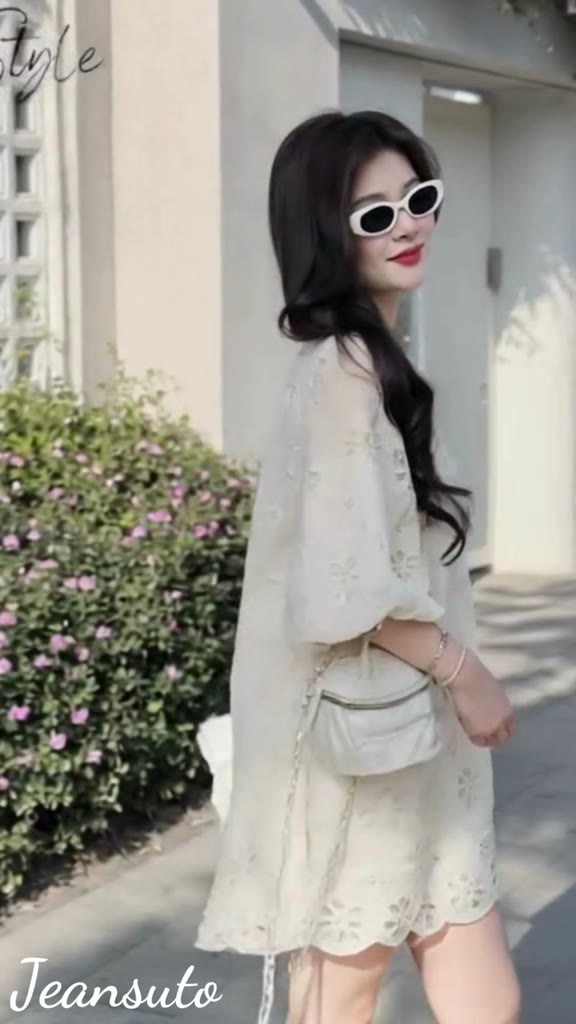 Đầm nữ babydoll chất xô ren, váy nữ tay lỡ bồng dáng suông ngắn họa tiết hoa phong cách tiểu thư Jeansuto HCOM25217 | BigBuy360 - bigbuy360.vn