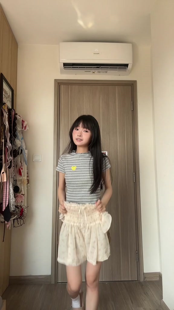 AREUM Áo Trễ Vai bo chun SUMMER TOP xuyên thấu hoạ tiết hoa nhí | BigBuy360 - bigbuy360.vn