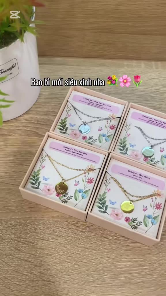 [PHIÊN BẢN MỚI] Dây chuyền nữ DECOCO ACC Birth Month mặt oval khắc hoa tháng sinh ( kèm Túi giấy + Hộp + Thiệp ) | BigBuy360 - bigbuy360.vn