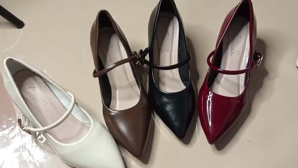 Giày quai ngang mũi nhọn đế vuông 5cm sang trọng | BigBuy360 - bigbuy360.vn