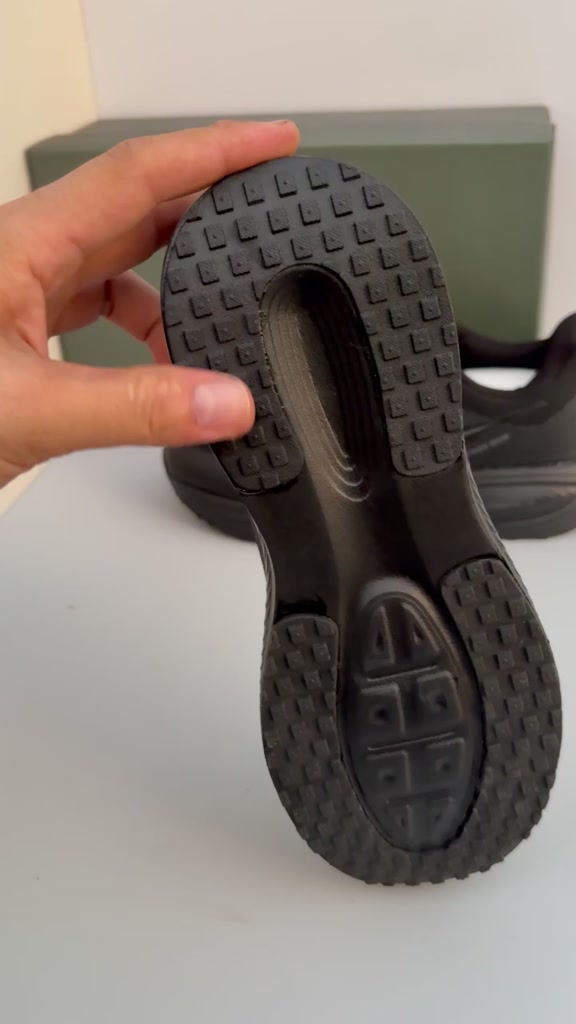 Giày Thể Thao Chạy Bộ Nike Vomero 18 Đế Cao êm Ái, Phù Hợp Với Mọi Người 601 | BigBuy360 - bigbuy360.vn