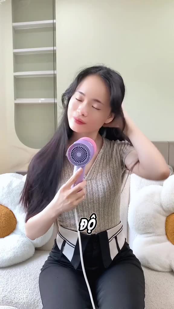 Máy sấy tóc mini CWell gấp gọn 2 chiều nóng lạnh C01HD, công suất 1200W, ánh sáng xanh bảo vệ tóc | BigBuy360 - bigbuy360.vn