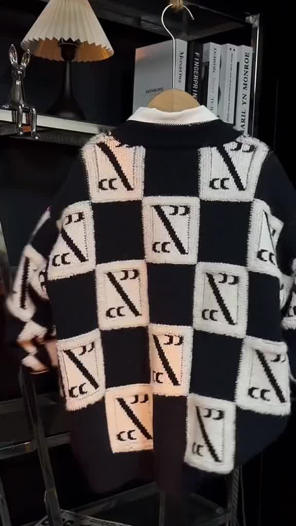 𝙆𝙞𝙢 𝘼𝙣𝙝 𝘽𝙪̀𝙞// Áo Len Đôi Form Rộng Unisex họa Tiết Caro phối Chữ C Phong Cách Hàn Quốc – Áo Sweater Couple Nam Nữ | BigBuy360 - bigbuy360.vn