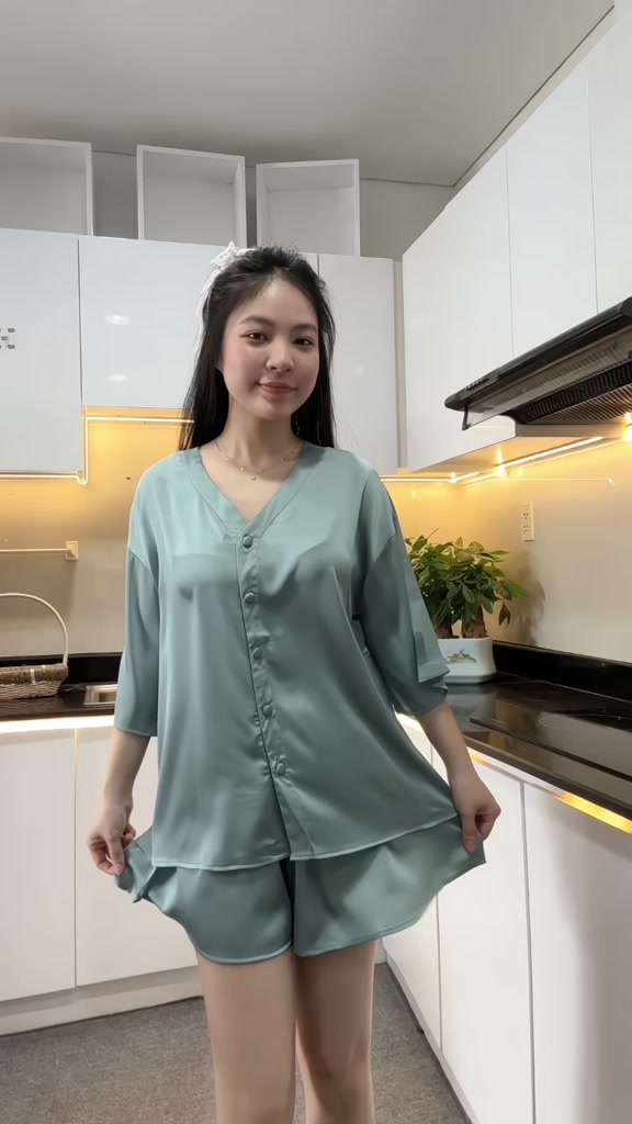 Đồ Ngủ Nữ Bigsize MIKY, Đồ Ngủ Bigsize lụa Latin cao cấp mềm mại xinh xắn cổ V nút bọc < 80KG | BigBuy360 - bigbuy360.vn