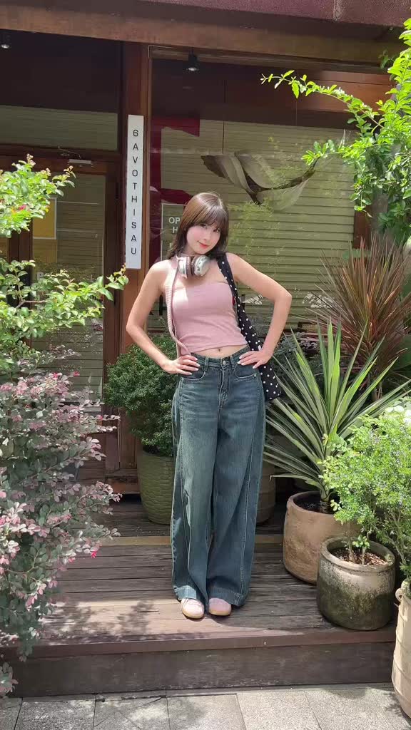 Quần Jeans nữ form dáng ống rộng có viền sọc giữa phong cách basic Hàn Quốc | BigBuy360 - bigbuy360.vn