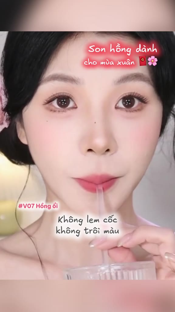 Son bùn Mooekiss chất lì mịn như nhung, không gây khô môi, giúp tôn da và giữ màu lâu trôi, thiết kế mini tiện mang theo 2g | BigBuy360 - bigbuy360.vn