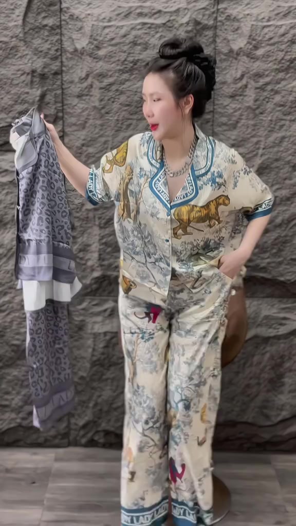 Bộ Ngủ Croptop Q7 Kim Thanh - Pijama Lụa Latin Tay Dài Lưng Chun Mát Mịn Trẻ Trung Size 40-75kg | BigBuy360 - bigbuy360.vn