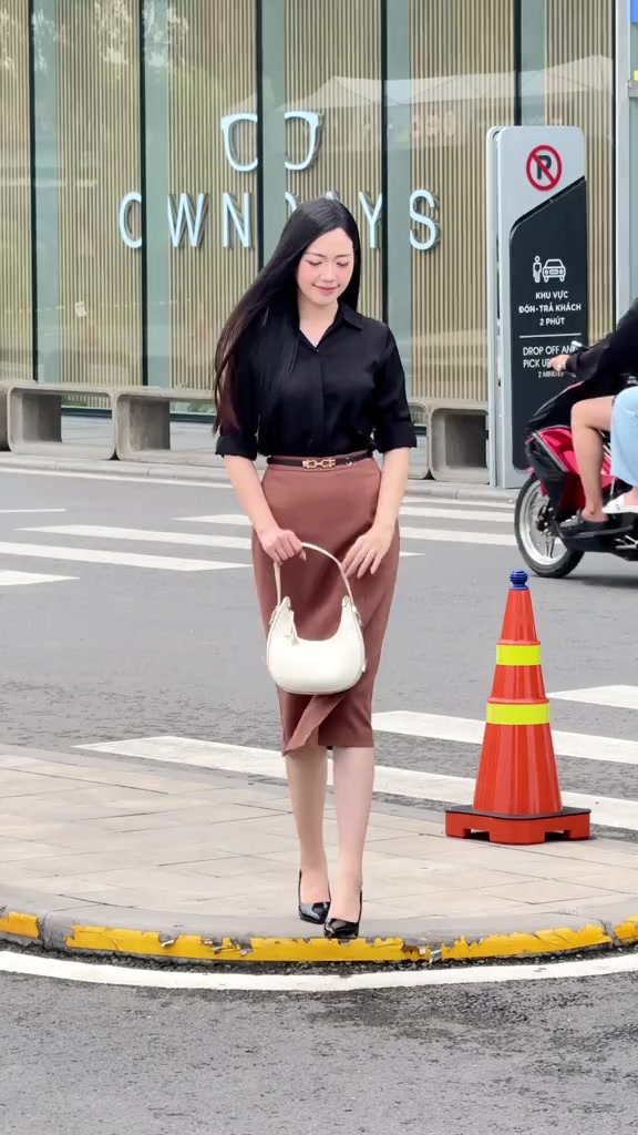 Áo Sơ Mi Nữ Tay Dài GUMAC Áo Kiểu Công Sở Lụa Trơn Basic Cơ Bản Nẹp Đôi Giấu Nút Thanh Lịch BAE00003 | BigBuy360 - bigbuy360.vn