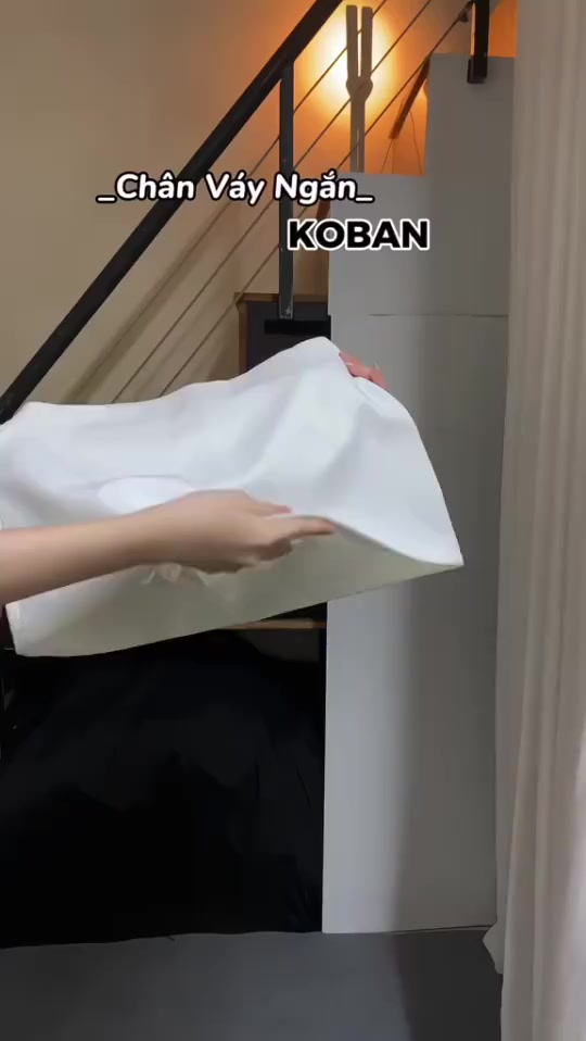 BARE_Chân Váy Trơn Chữ A KOBAN FASHION - Phong Cách Y2K Phối Trắng Đen Có Quần Bảo Hộ_CV123 | BigBuy360 - bigbuy360.vn