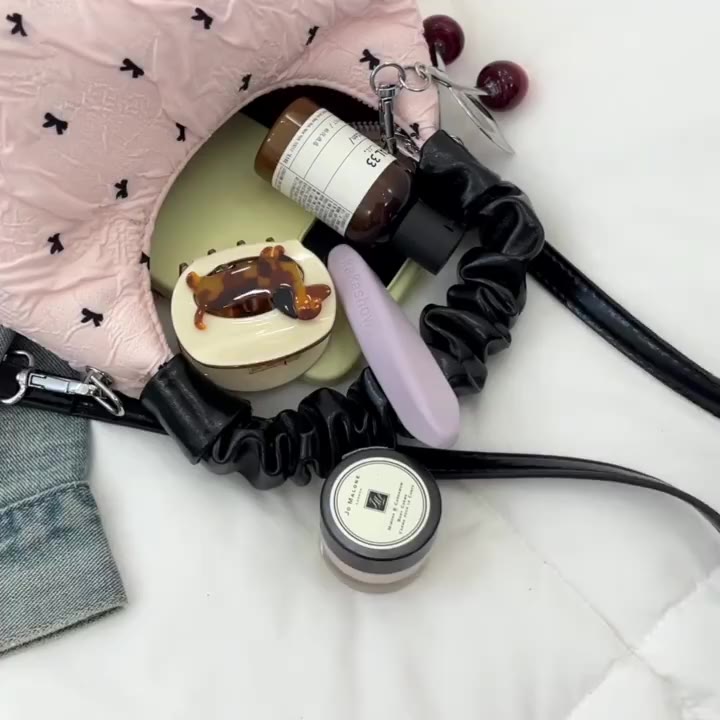 Túi xách đeo chéo, tay cầm dáng scrunchy họa tiết nơ dễ thương - DK170 | BigBuy360 - bigbuy360.vn