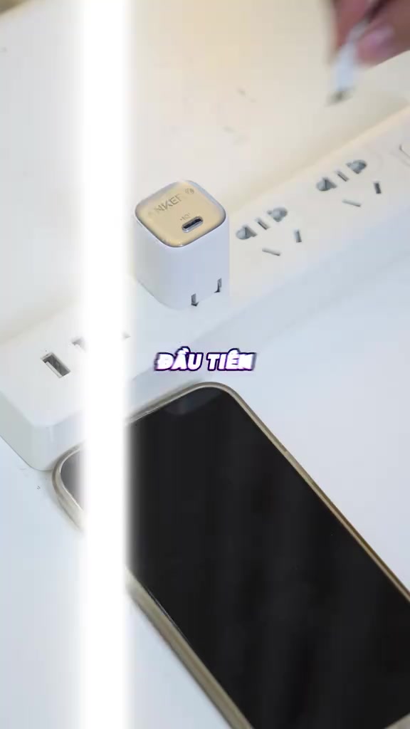 Củ sạc nhanh Anker Zolo GaN 20W/30W | 1 cổng USB-C | Sạc nhanh Power IQ 3.0 | Chân gập gấp gọn tiện lợi - A2699/8 | BigBuy360 - bigbuy360.vn