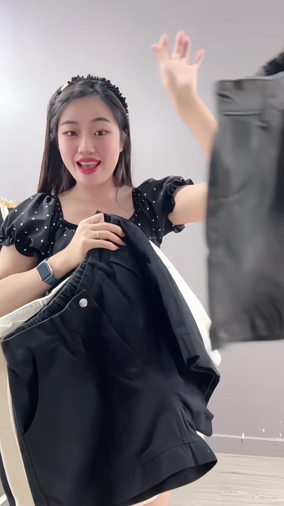 Quần Đùi Bigsize Nữ Lật Lai Tôn Dáng Dễ Phối Đồ Lên Phom Dễ Thương Năng Động Cho Chubby Q559 J6 | BigBuy360 - bigbuy360.vn