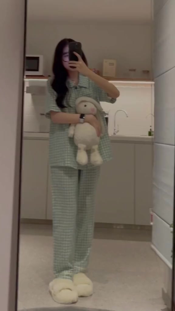 Bộ Pyjama Kẻ Xốp Loại 1 Caro tay Cộc Quần Dài Siêu Hot | BigBuy360 - bigbuy360.vn