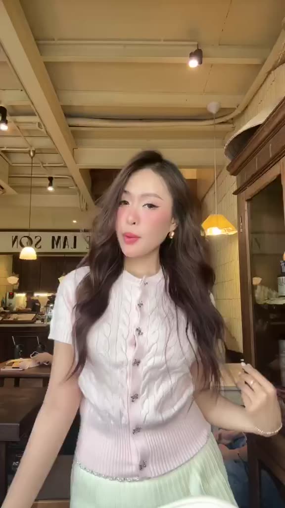 Áo Len ngắn tay dệt kim cổ tròn ba màu Hồng ,trắng, Be phối cúc nơ Phong Cách Sang Chảnh Hot trend 2026 | BigBuy360 - bigbuy360.vn
