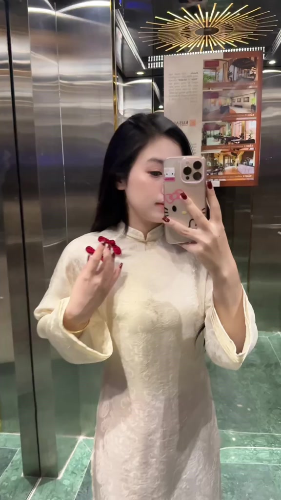 Áo Dài Tết Dáng Suông, Vải Tơ Ánh Kim, Họa Tiết Thọ Dơi, Tay Và Cổ Áo Xếp Ly Dịu Dàng Sang Trọng | BigBuy360 - bigbuy360.vn